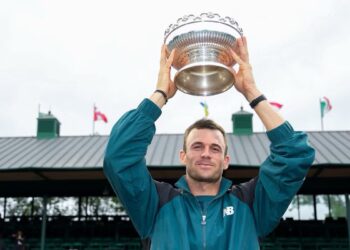 Tommy fights back to win Houston Clay Court title