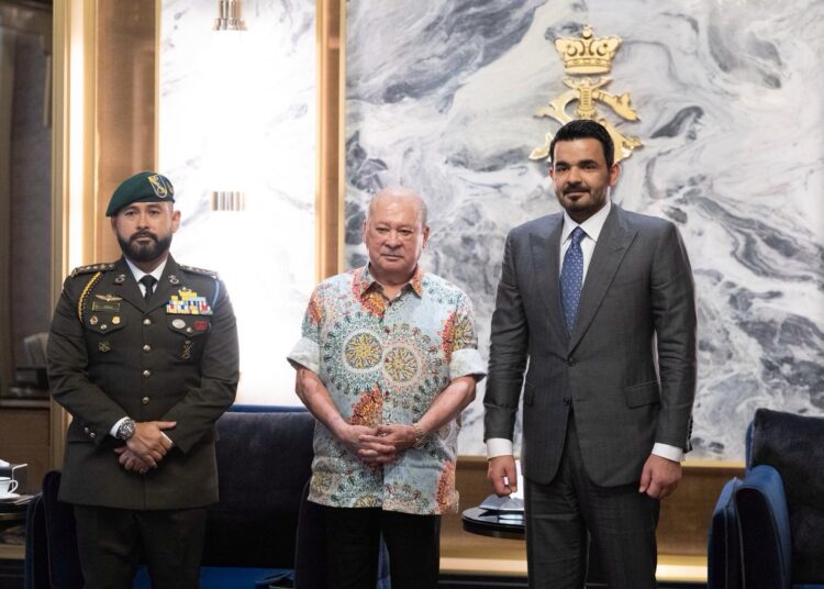 OCA President Sheikh Joaan meets with His Majesty the King of Malaysia