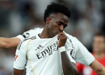 Real Madrid edge Alaves, stay second in La Liga race