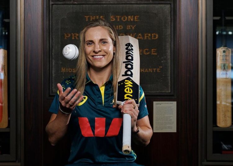 Australia may rethink Molineux captaincy