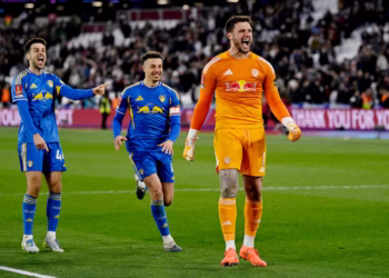 Perri the hero as Leeds beat West Ham to reach FA Cup semis