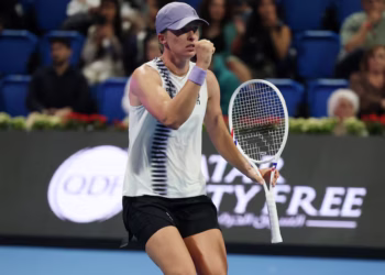 Swiatek Turns to Nadal’s Former Coach Roig to Revive Season