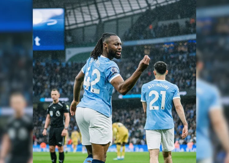 Manchester City ease past Crystal Palace to keep pressure on Arsenal