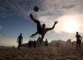 In Rio, beachside juggling game altinha steals the spotlight before World Cup
