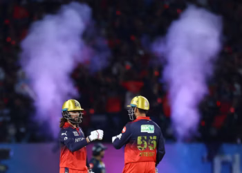 Bengaluru crush Gujarat to reach IPL final