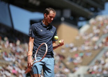 Medvedev crashes out of French Open in first-round upset