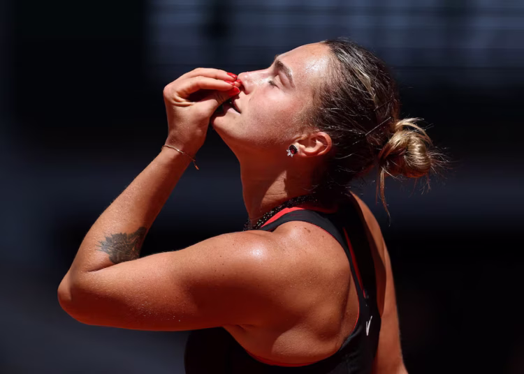 Sabalenka shines in Paris as Medvedev crashes out
