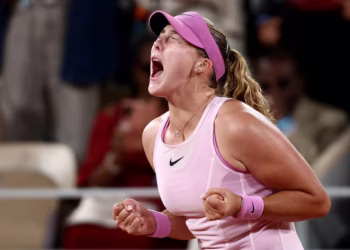 Andreeva Storms Into Maiden French Open Final With Dominant Win Over Kostyuk