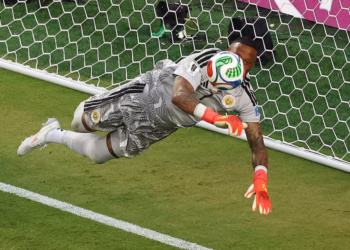 Fifteen saves, one point: Room leads Curacao to World Cup history