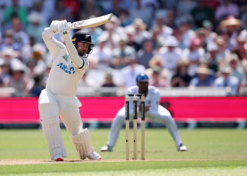 Latham and Conway give New Zealand commanding start in series decider against England