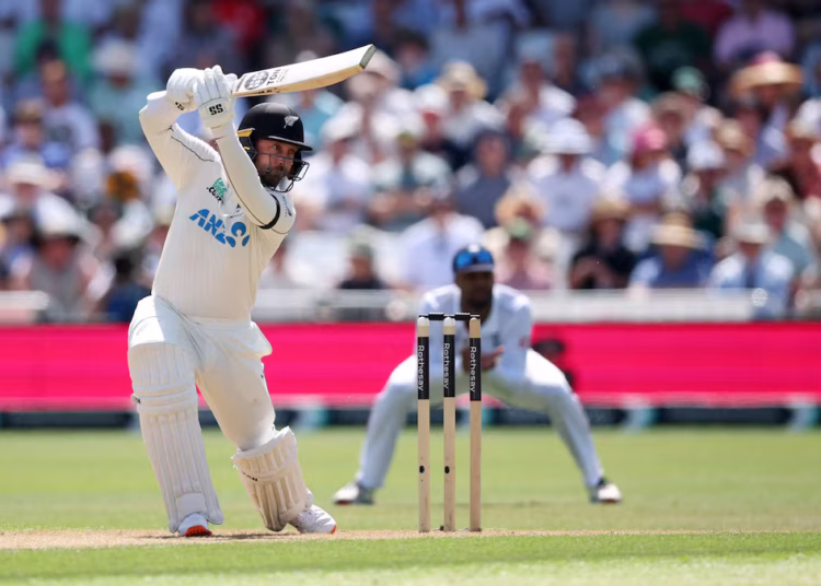 Latham and Conway give New Zealand commanding start in series decider against England