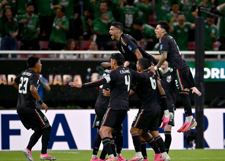 Mexico reach World Cup round of 32 with win over South Korea