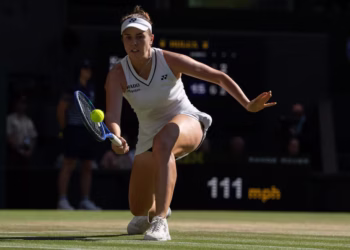 Noskova overcomes five missed match points to capture first Wimbledon title