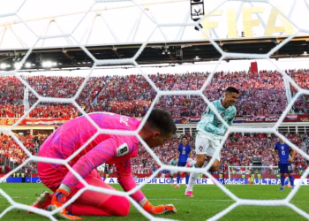 Ronaldo inspires Portugal past Croatia into World Cup last 16
