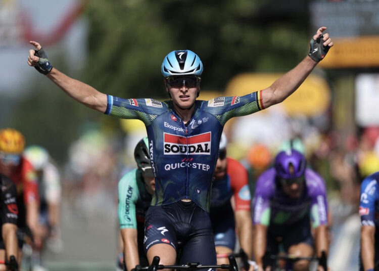 Merlier wins second straight Tour stage as Pogacar retains yellow jersey