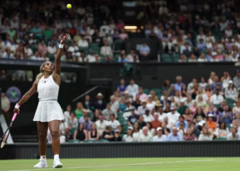 Serena racing to recover from knee injury for Wimbledon doubles with Venus