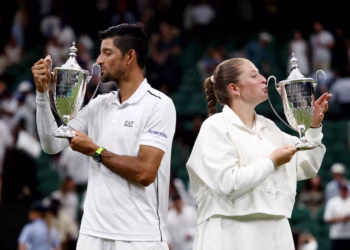 Ostapenko and Arevalo rally to win Wimbledon mixed doubles title