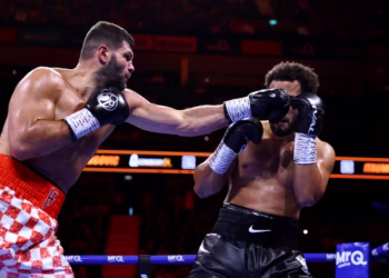 Hrgovic rallies to stop Itauma and win vacant IBF heavyweight title