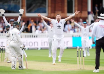 Robinson, Archer dismantle Pakistan as England dominate at Lord’s