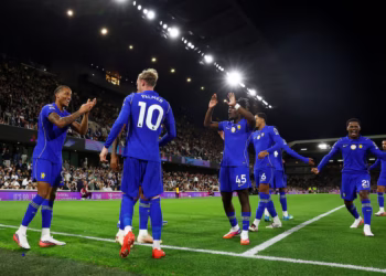 Chelsea edge Fulham 3-2 as Alonso makes winning Premier League debut