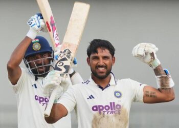 India seize control of Colombo test after Jurel hundred