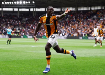 Hull stun Manchester United 2-0 on Premier League return