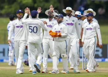 Sri Lanka lose six wickets as India press for victory in Colombo test