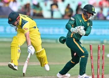 Australia let strong positions slip in 67-run ODI loss to South Africa