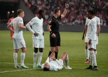 Mbappe forced off with apparent knee injury after France goal
