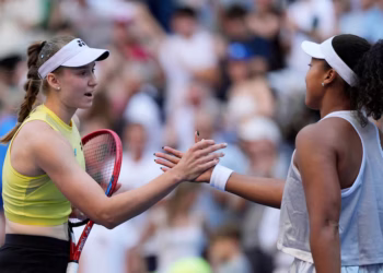 Rybakina powers past Osaka as Zheng shocks Swiatek at US Open