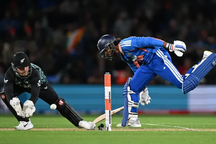 India overcome New Zealand fightback to win T20 opener
