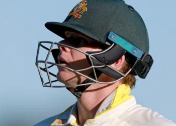 Smith to undergo concussion assessment after helmet blow in Durban test