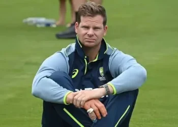 Australia bank on Head to save second Test as Smith injury raises concerns