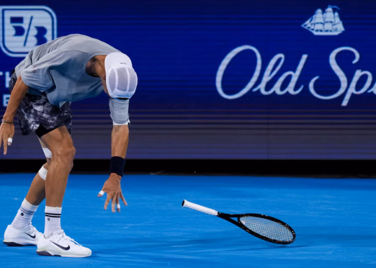 Lower-ranked tennis players battle mental and physical strain as season winds down